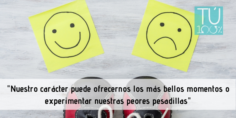 Pies de niño con carita triste o feliz.